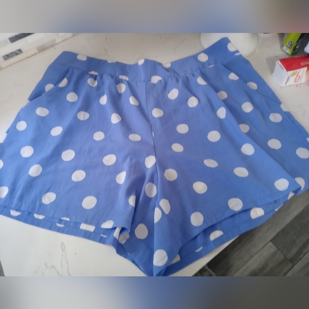 Forever 21+ women's blue w large white polka dot high waisted shorts w pockets